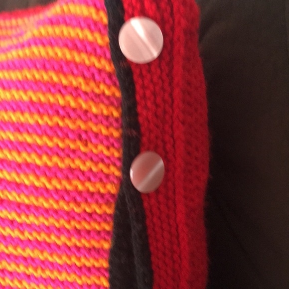 Knitted pillow cover with companion small pillow - Picture 7 of 10